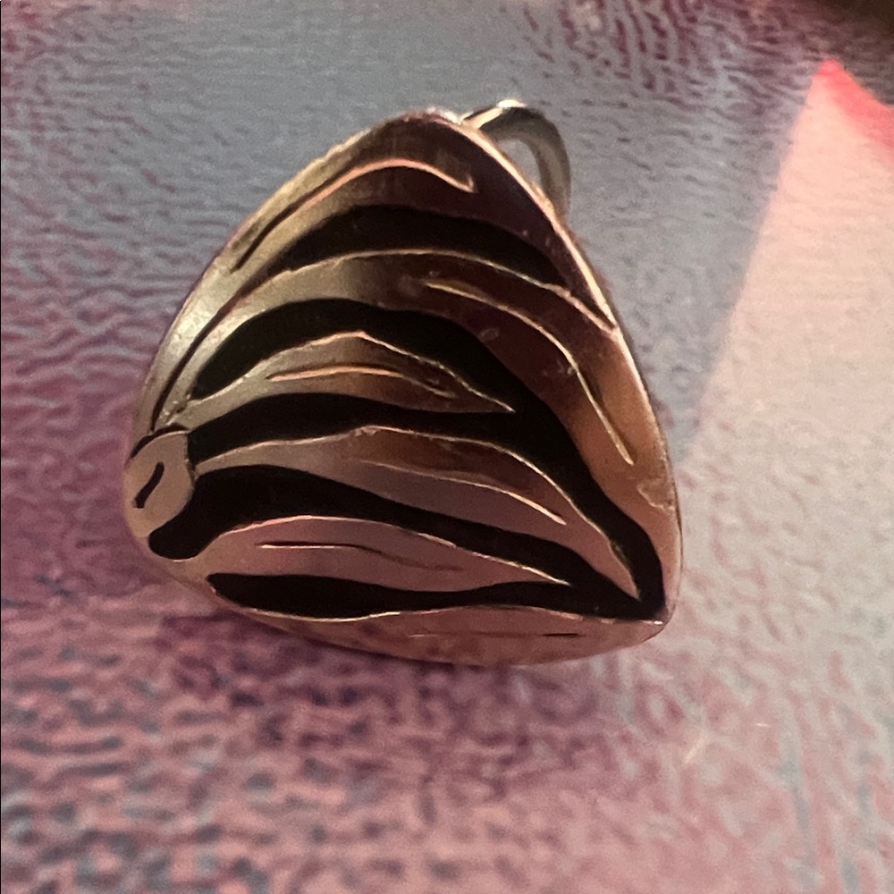 Denmark Abstract clip - Picture 4 of 8
